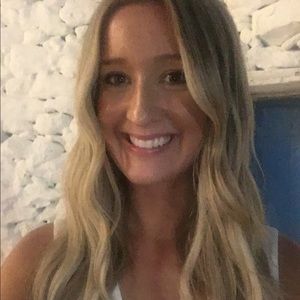 Meet your Posher, Eva